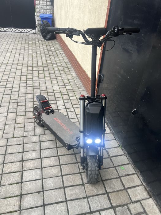 Продам електросамокат crosser rocket