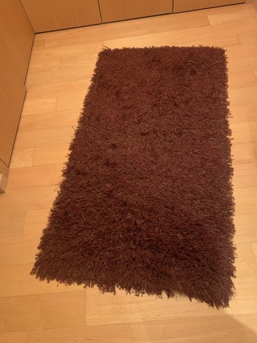 Tapete castanho de frosquinhos