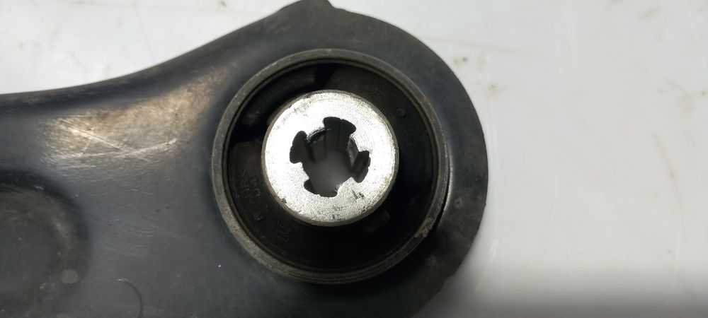 Braço de suspensão frente esquerdo PEUGEOT 208 II
