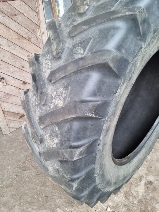 Opony 520/85/38 Michelin i Firestone