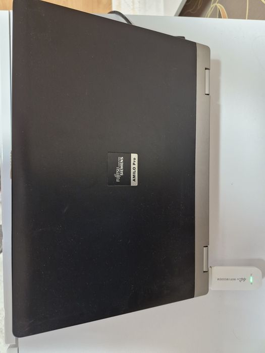 Ноутбук fujitsu-siemens amilo pro v2010 // 4 гб/ 160 гб