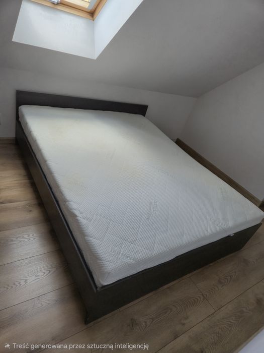 Komplet Łóżko Szafki Materac Black Red White stan dobry