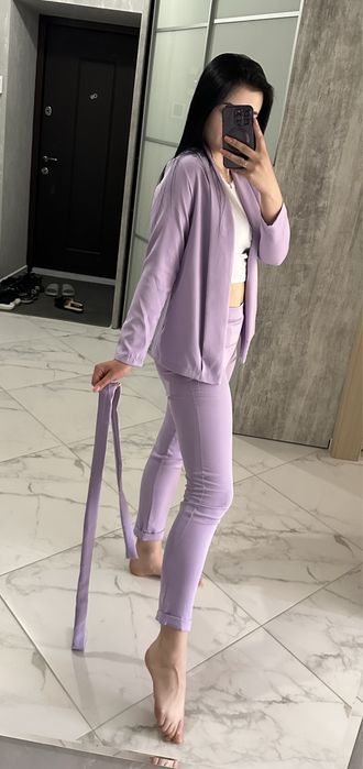 Брючный лавандовый костюм пиджак и брюки S