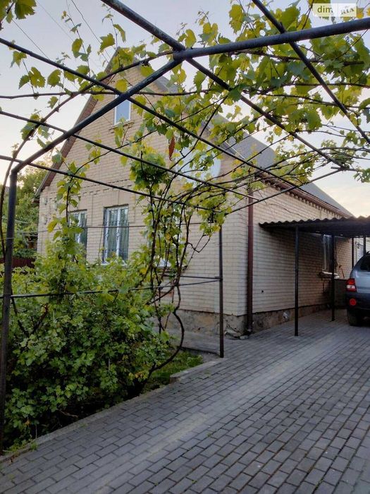 Продається затишний дім на Лівому