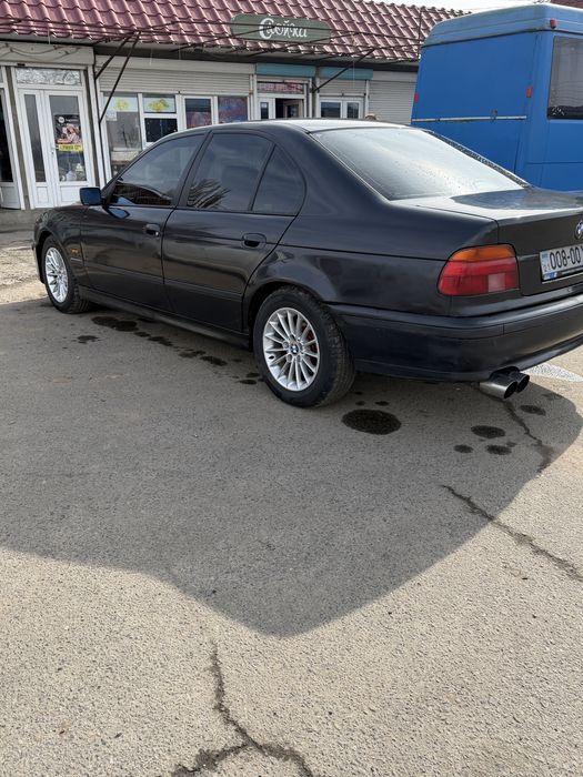 Продам бмв е39 мотор 2.8 бензин