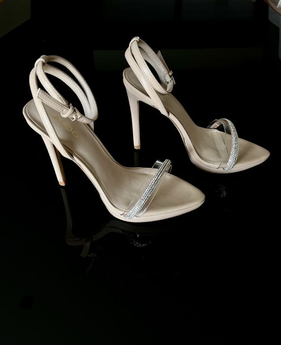 Sandália com Salto Bege Aldo