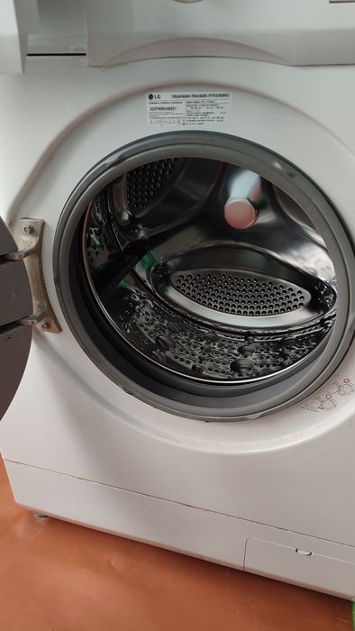 Продам пральну машину ціна 5000, торг, самовивіз.