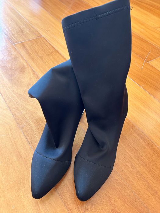 Botas em lycra com salto transparente