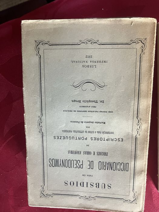 Dicionarios  Bibliograficos  muito antigos