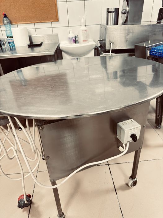 Stół obrotowy do pierogów