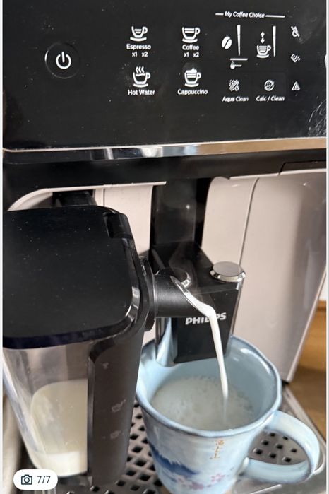 Ekspres Philips 2200 EP2235/40 LatteGo