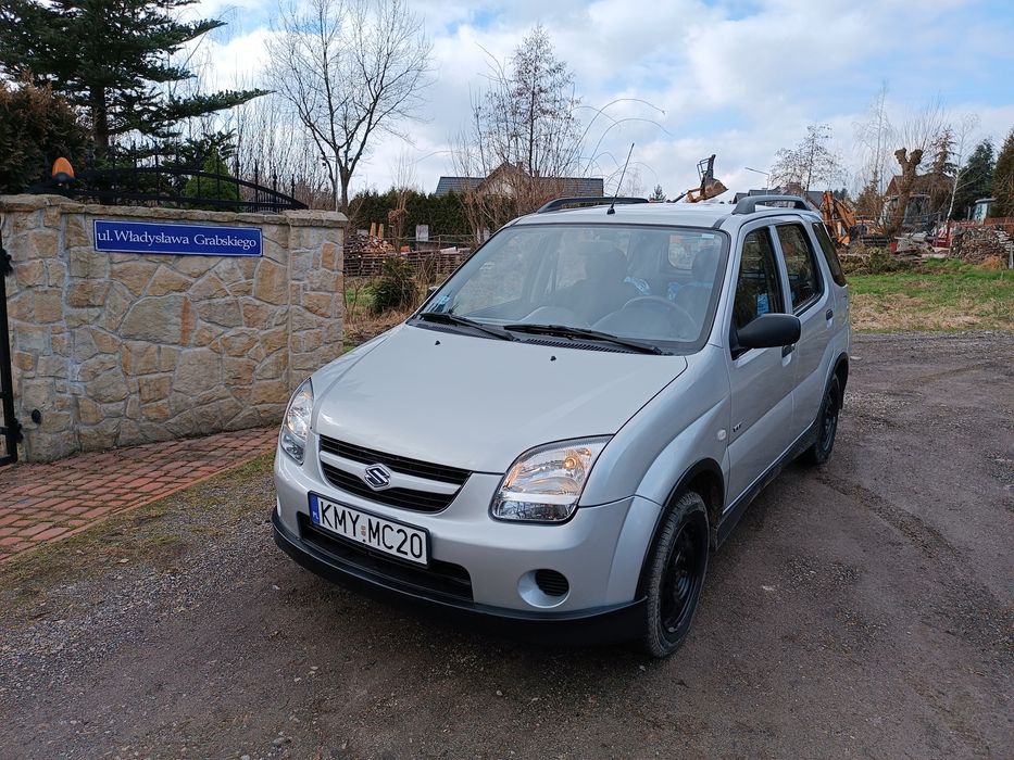 Suzuki Ignis 4×4.1.5 benzyna.