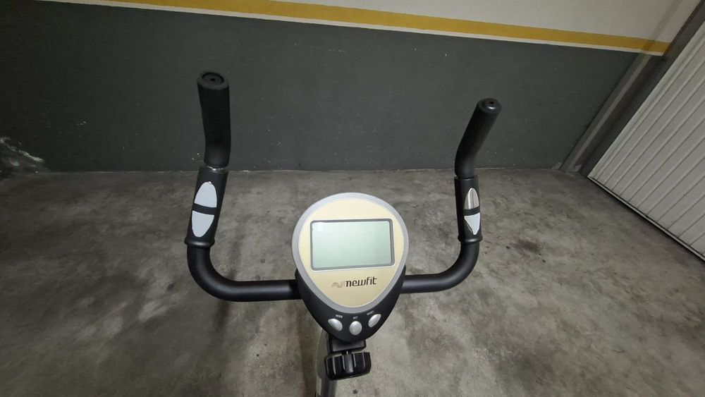Bicicleta estática de ginásio nova, nunca usada