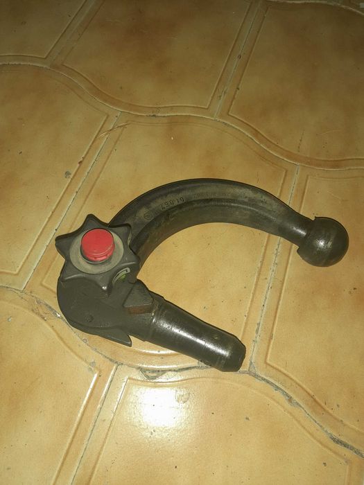 Vendo bola de reboque sem apoios chassi de uma VW Sharan era de um sistema original de engate rápido