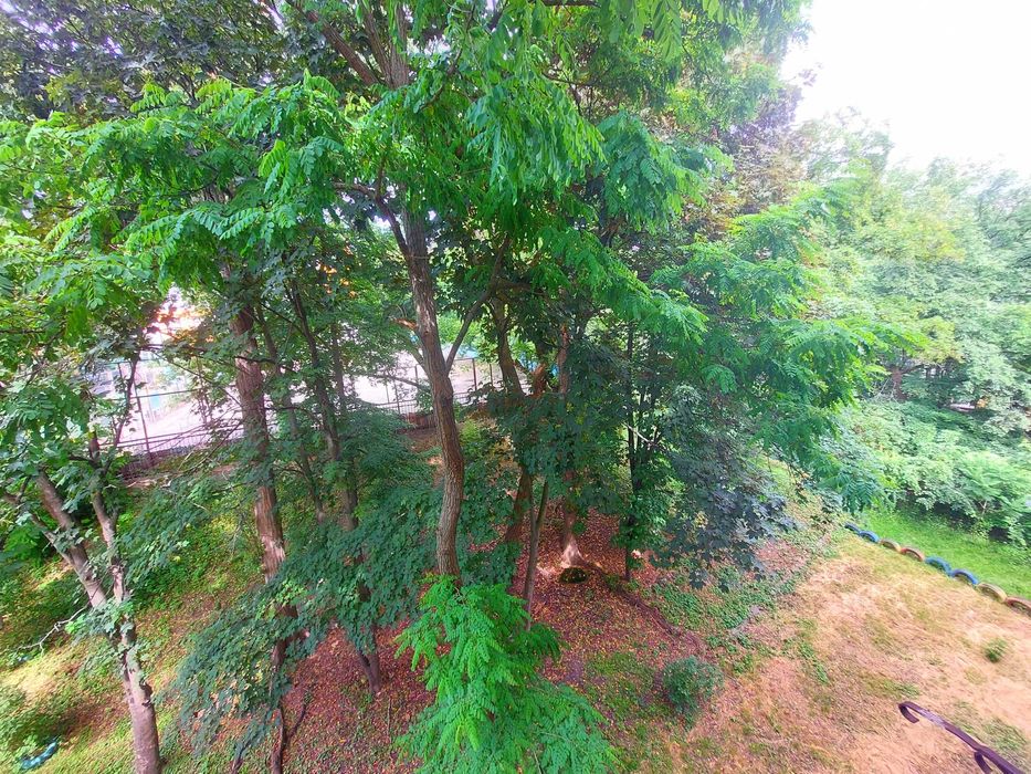 Без комісії продам 2-к.  Маккейна, 38а. Метро Звіринецька - 5 хв. пішк