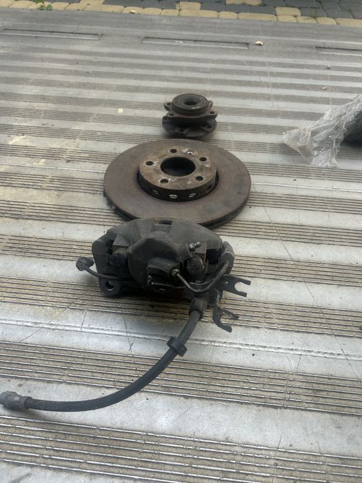 Цапфа, стойка , піввісь Seat EXEO, AUDI A4B7.