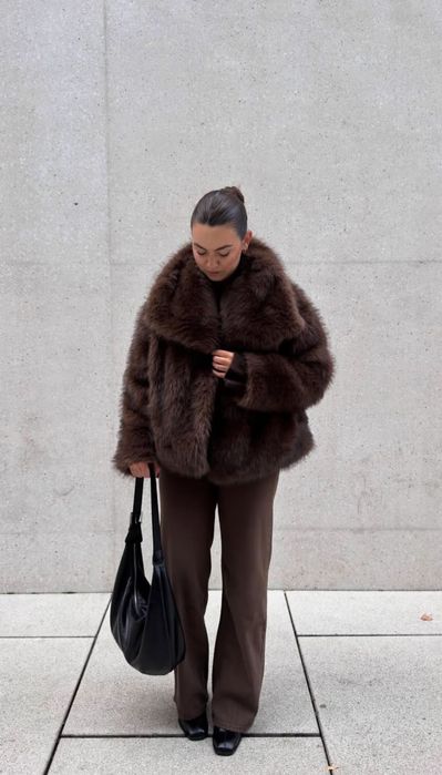 Шубка Stradivarius