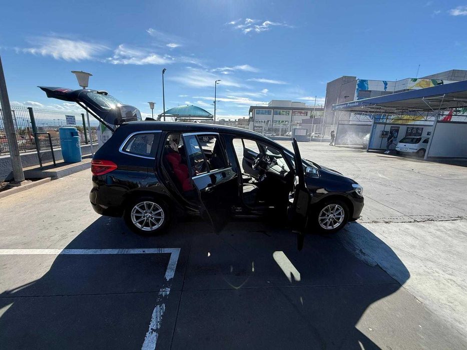 Monovolume bom estado