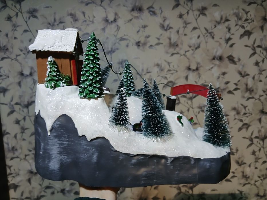 Новорічна інсталяція лижний курорт новорічний декор