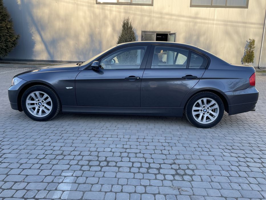 BMW E90 318i 2.0