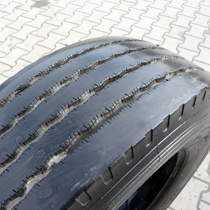 Opona Michelin XZE2+ 285/70 R19.5