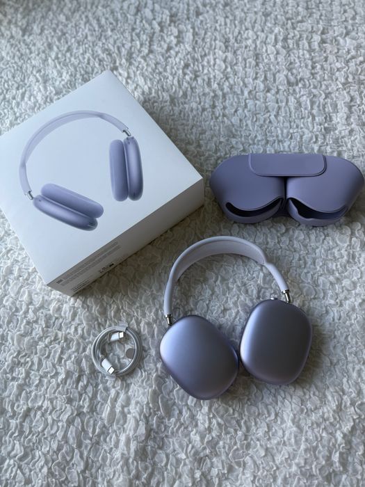 AirPods Max 2 with smart case