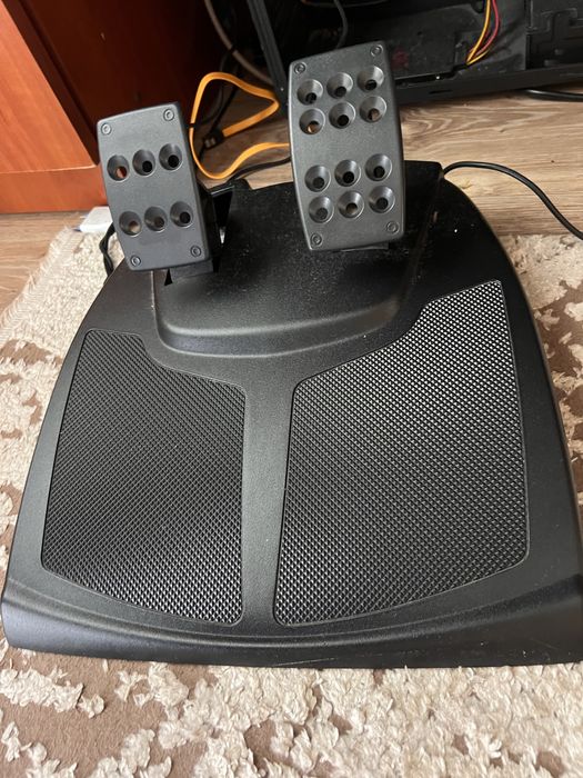 Logitech MOMO Racing 900