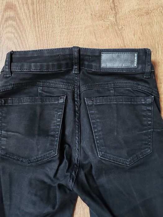 Spodnie damskie 34 czarne pull bear