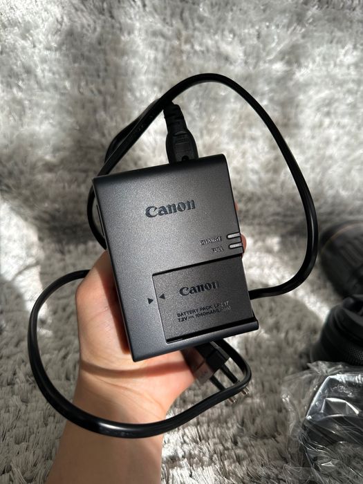 Cânon R10 + 2 lentes + acessório
