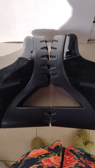 Замшеві демісезонні черевички на тракторній підошві