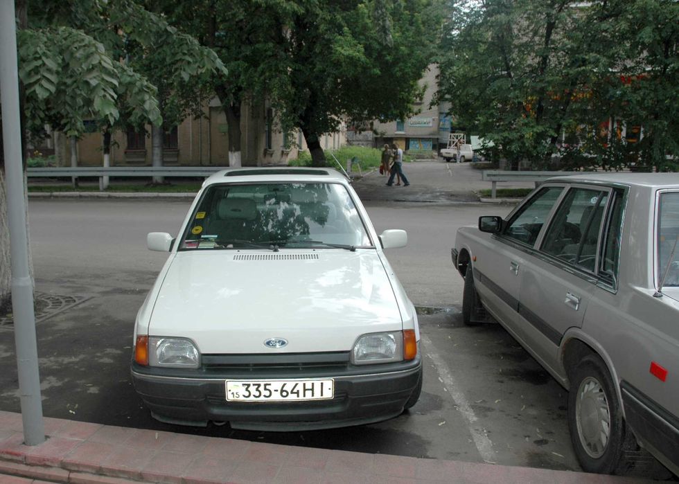 Продаю форд эскорт 1989