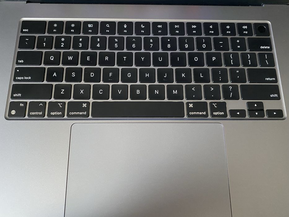 Macbook air 15 m2 16/512gb