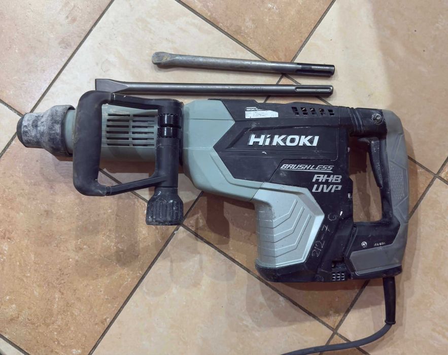 Młot wyburzeniowy Hikoki SDS-max 1500W 20J