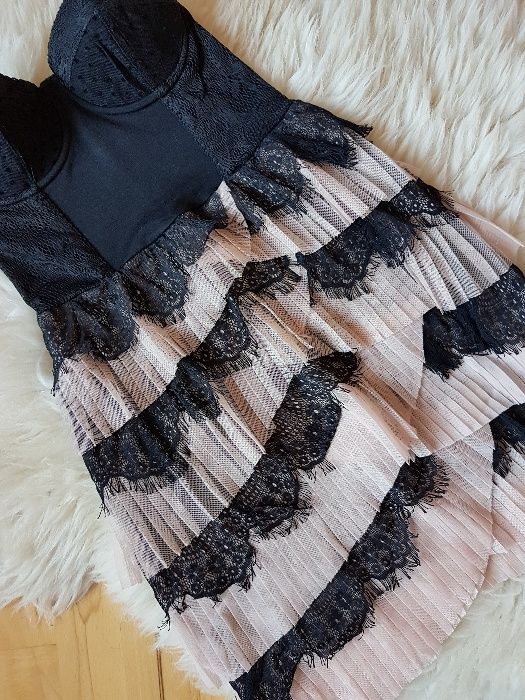 H&M 34 Sukienka Gorsetowa Falbanki Nude