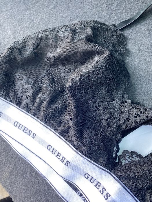 Продам бюстгальер GUESS оригінал.Стан нового.Розмір по бірці L