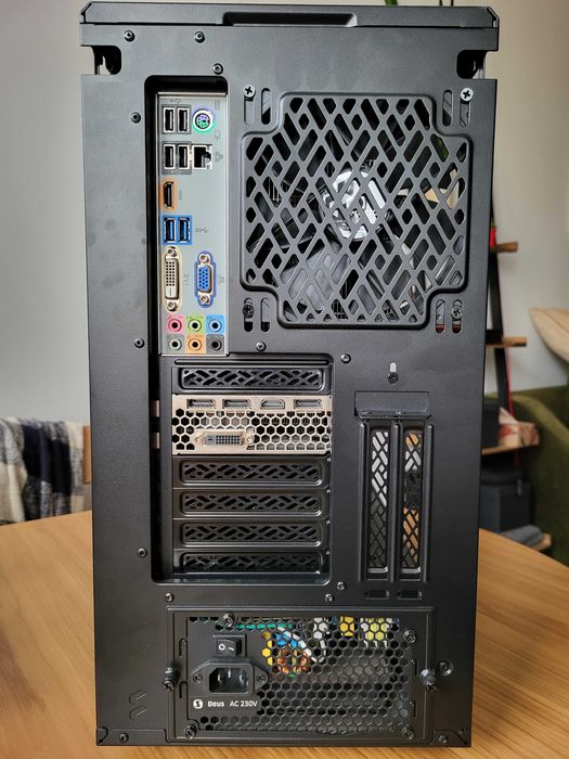 PC i7‑2600 / GTX 1080 / 24GB RAM / Fractal Meshify 2 / 2x SSD + 2x HDD