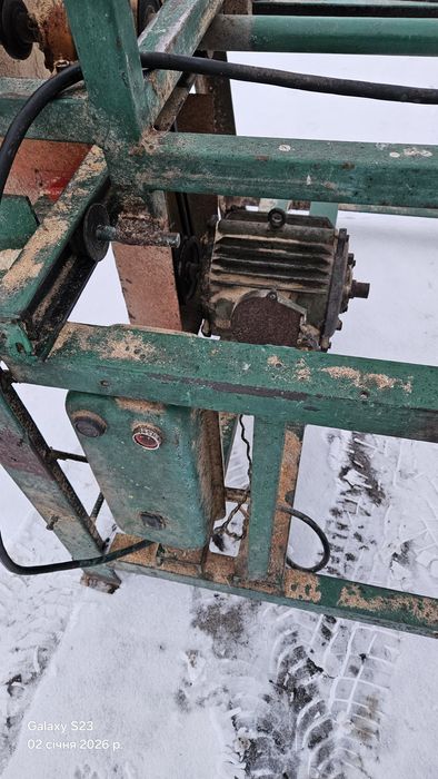 Верстат деревообробний, торцовочний, 1200мм для палетної дошки