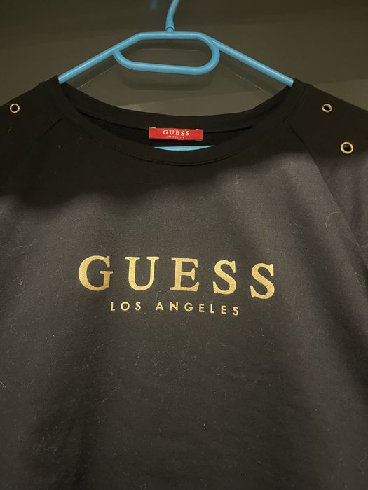 Czarna bluza ze złotym napisem Guess