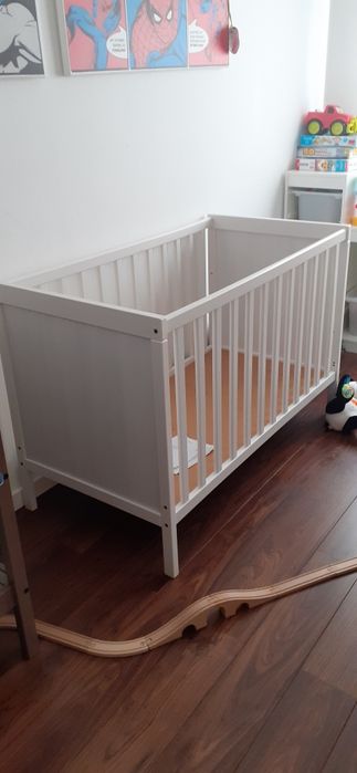 Berço sundvik ikea + colchão