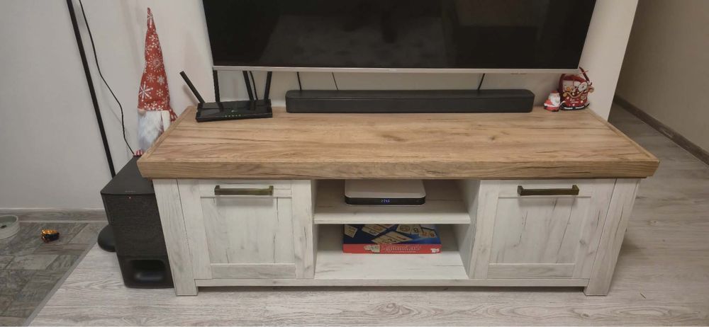 Szafka  RTV  stojąca