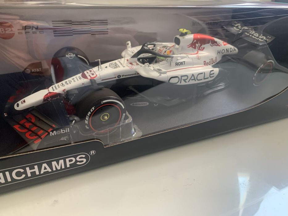 F1 minichamps 1:18 Yuki Tsunoda