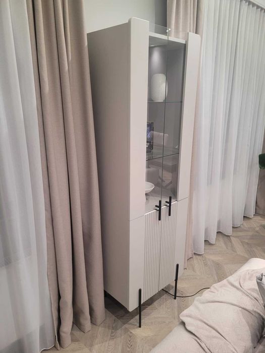 Witryna Malmi 60 cm [kaszmir / czarne nóżki]