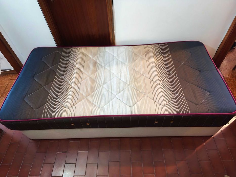 Colchão e Estrado
