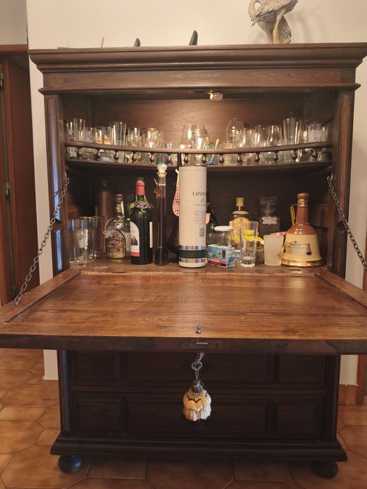 Móvel para usar como bar