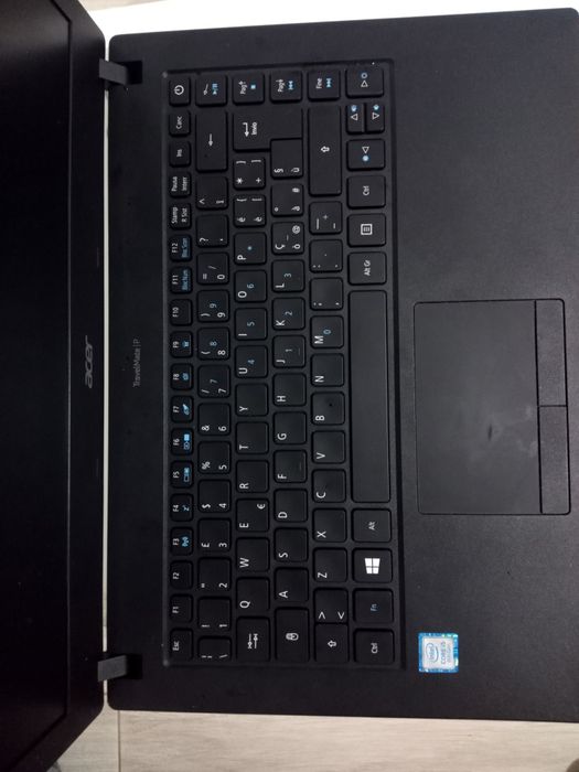Acer TravelMate P2410 – i5 8ª Geração | 8GB RAM | SSD NVMe 256GB