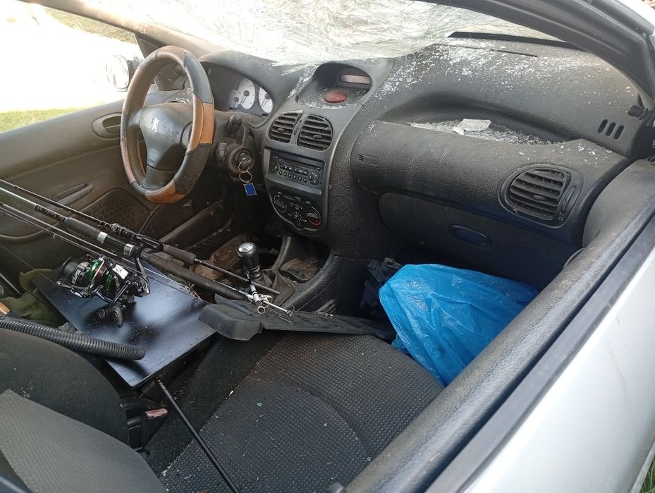 Продам  Пежо 206