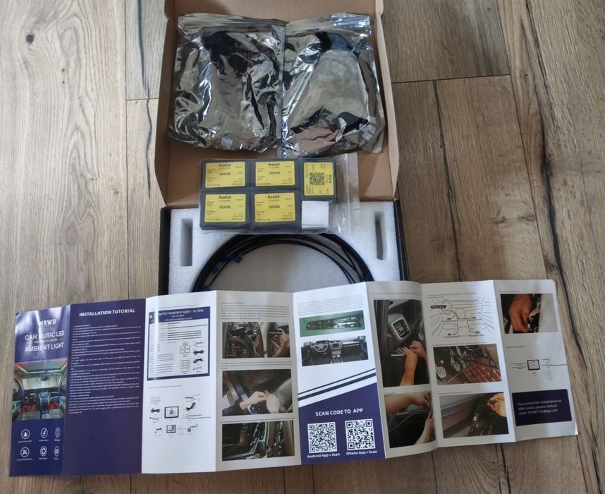 kit Symphony 18-in-1, de 12 V, com cablagem, tiras RGB e acessórios de instalação. Versão 18-in-1.