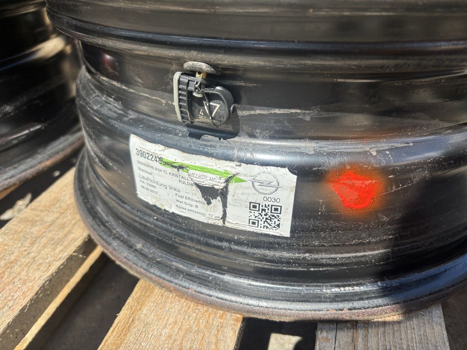 CK Komplet felg stalowych strukturalnych 16” 5x105 kołpaki