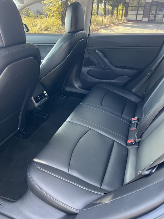 Продам Tesla model 3