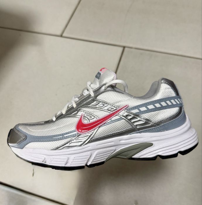 Жіночі кросівки Nike оригінал 26 см 40.5р